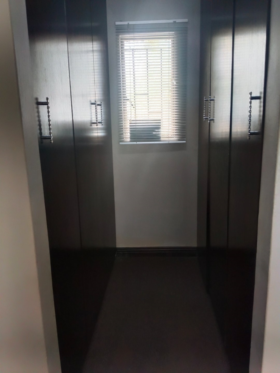 To Let 4 Bedroom Property for Rent in Riebeeckstad Free State